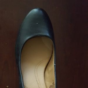 Merona black faux leather round-toe low heel pumps